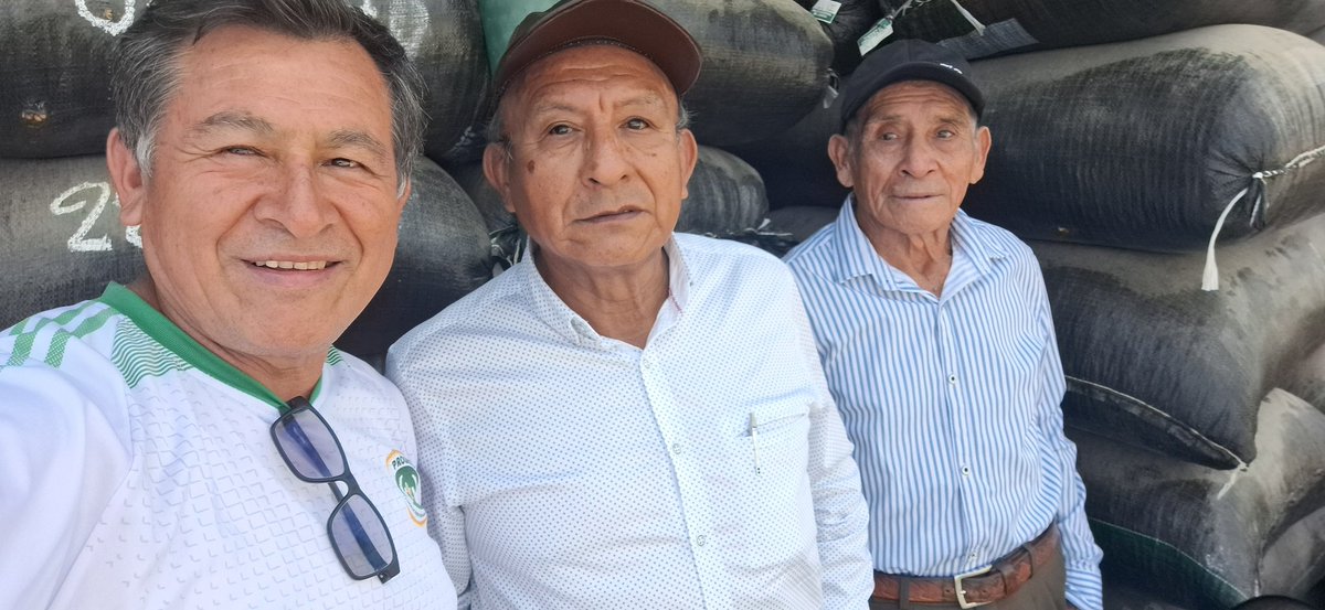 Feliz 19 aniversario Cooperativa Agraria Norandino. Aquí acompañando del primer presidente Arnaldo Neira Camizan y primer vicepresidente y 2do presidente  de Copicafe hoy Cooperativa Agraria Norandino, Segundo Guerrero Mondragon!.
