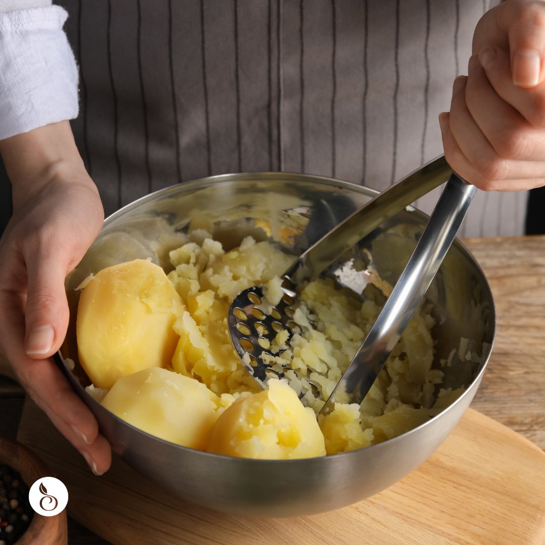A study found that organically grown potatoes, especially those with creamy yellow flesh, have higher total phenolic and antioxidant levels than conventionally grown ones. Get more science at organic-center.org/research. 
#OrganicPotatoes #Organic #MashedPotatoes