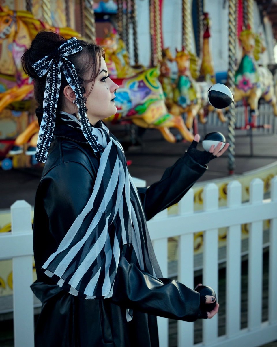 There’s magic in motley 🖤🤍✨🤹🏻‍♀️