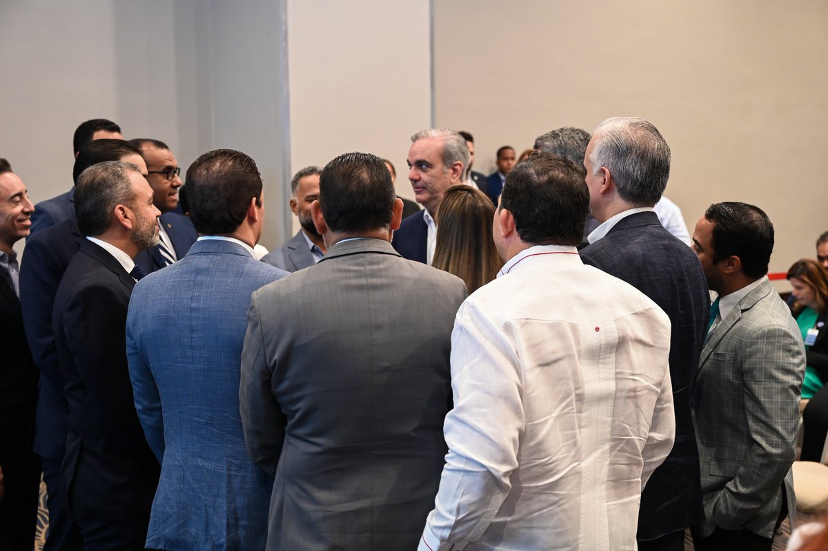 #ACOPROVI presenta #ConstruyendoRD, una innovadora plataforma diseñada para formar y conectar con empleo a la mano de obra dominicana en el sector #construcción, conectando a los interesados con programas académicos que mejoran sus competencias y con oportunidades laborales.