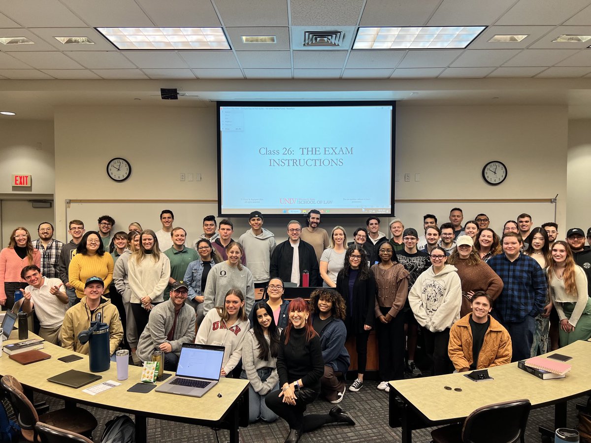 NancyRapoport's tweet photo. Last day of class for my morning section of Contracts: https://t.co/9YUH7JP0Tz