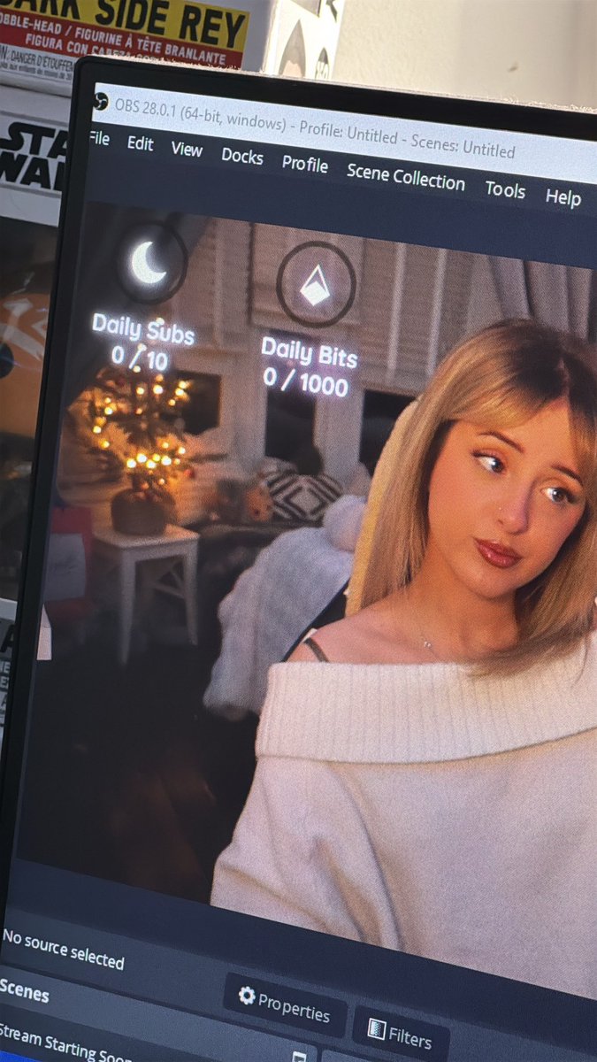 evie_bun's tweet photo. TIME FOR STREAMMMM https://t.co/HDS89IWt7V GET IN HERE ⭐️🎄🤍 https://t.co/VdB7TANV7r