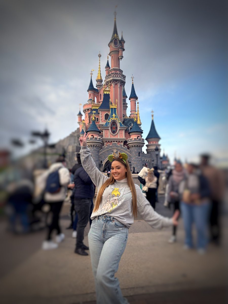 Quien me conozca demasiado bien sabe que he cumplido mi mayor sueño😍✨🏰
