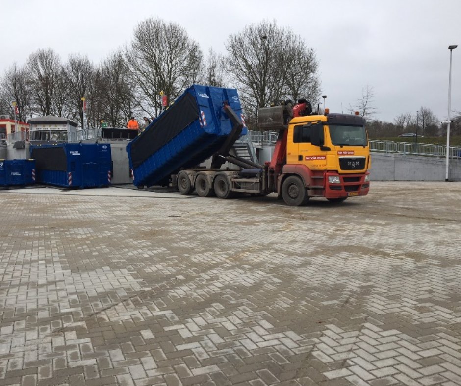 Openingstijden🕑| Rond de feestdagen zijn er aangepaste openingstijden voor het Huis van Leusden en de milieustraat. 
Bekijk het overzicht in het nieuwsbericht op onze website via 👉 bit.ly/40ZNGWI.

#openingstijden #kerst #oudennieuw