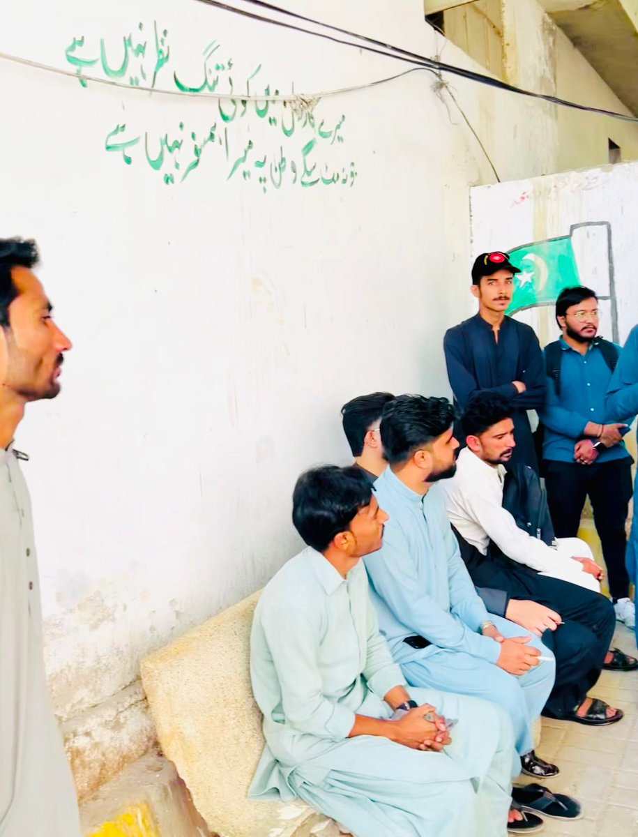 ArifBal24635918's tweet photo. A Meeting of #PSFJPMCCommitteeUnit was Held Today The Agenda of which Was Regarding The #30th Day of Foundation Day Where the badges Of PSF Party Were Also Worn by Their Seniors And Workers Behi Has Always Been Striving For The Flag Of His Party And Democracy
#Pakistan #psfJPMC https://t.co/nzgzfPVwJI