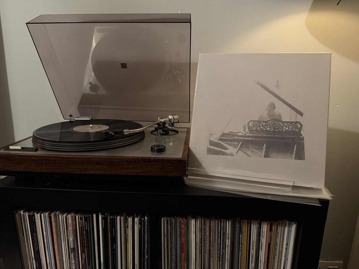 EmmanuelBouchat's tweet photo. Excellente collection d’inédits de Roedelius, essentiellement des années 70. Le son est très bon. Fan d’Harmonia… https://t.co/HnTKKK7ey5