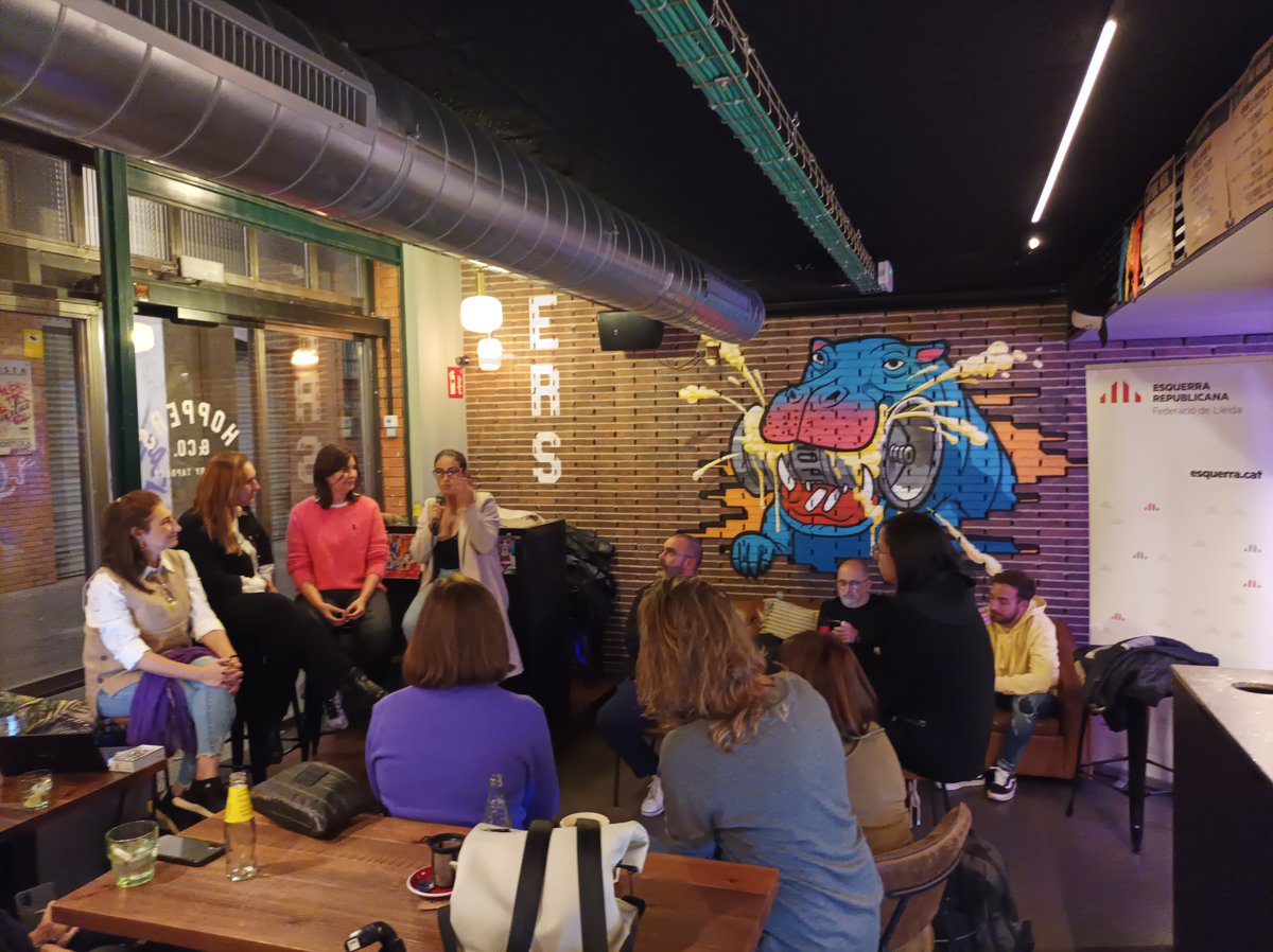 🗞 Les secretaries d'<a href="/ERC_dones/">Esquerra Republicana-Feminismes</a> ♀ de <a href="/ERCfedLleida/">Federació ERC Lleida</a>, <a href="/ErcSegria/">ERC Segrià</a>  i <a href="/erclleida/">ERC Lleida🎗️</a>🟡 han debatut aquest vespre sobre diferents actituds de violència❌ de la societat que vulneren els drets de les dones en l’actualitat‼

#ProuViolènciesMasclistes

[➕ INFO 👇🏼]

locals.esquerra.cat/fedlleida/arti…