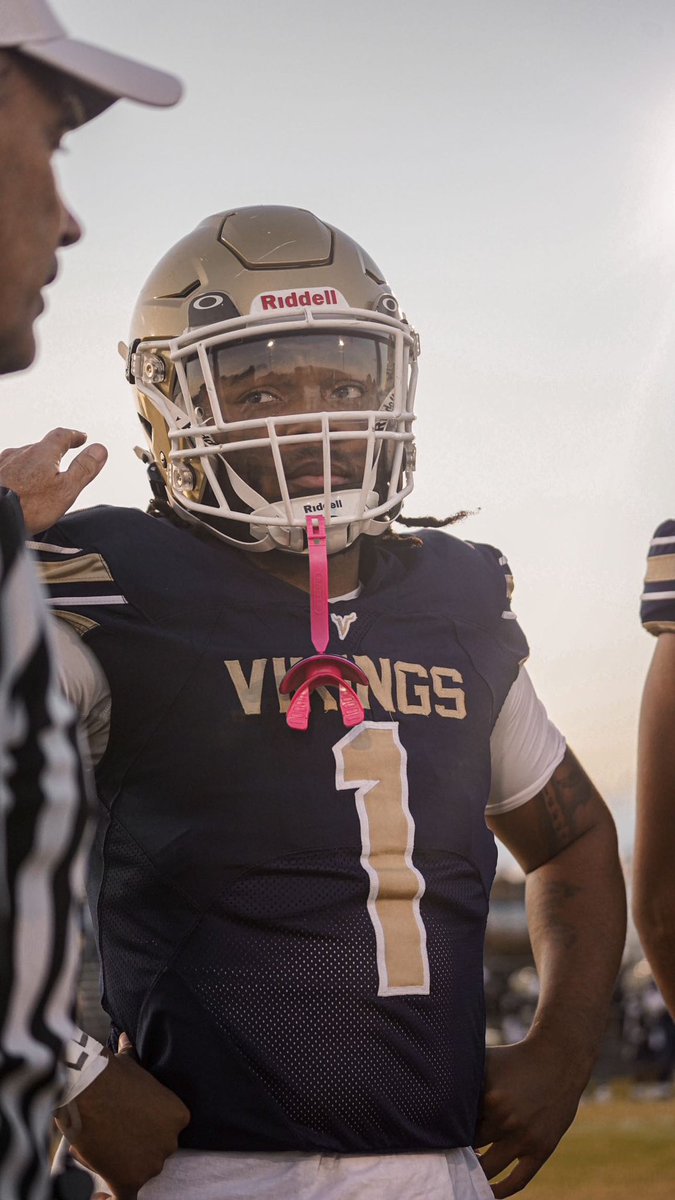 UnoBlitzen's tweet photo. Check My Senior Year Season Out !🎥

https://t.co/Fp6Q6Rax3O https://t.co/TVhM09vqzv