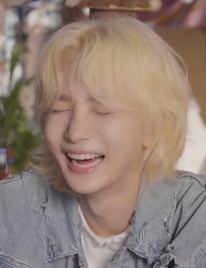 xueishaoo's tweet photo. JEONGHANNIE TEEFIES 🥹🤍 https://t.co/rXYTqqlhKa