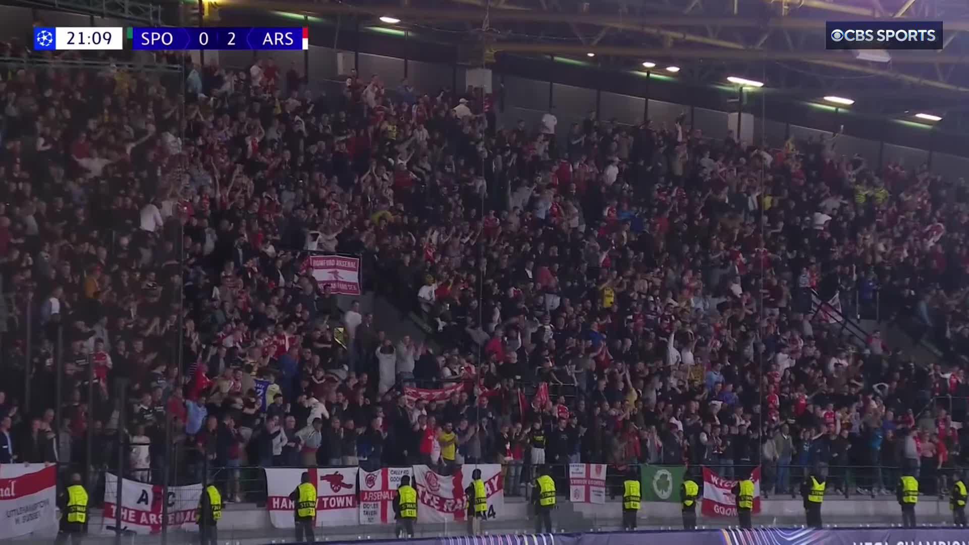 The nutmeg assist from Bukayo Saka was COLD 🥶