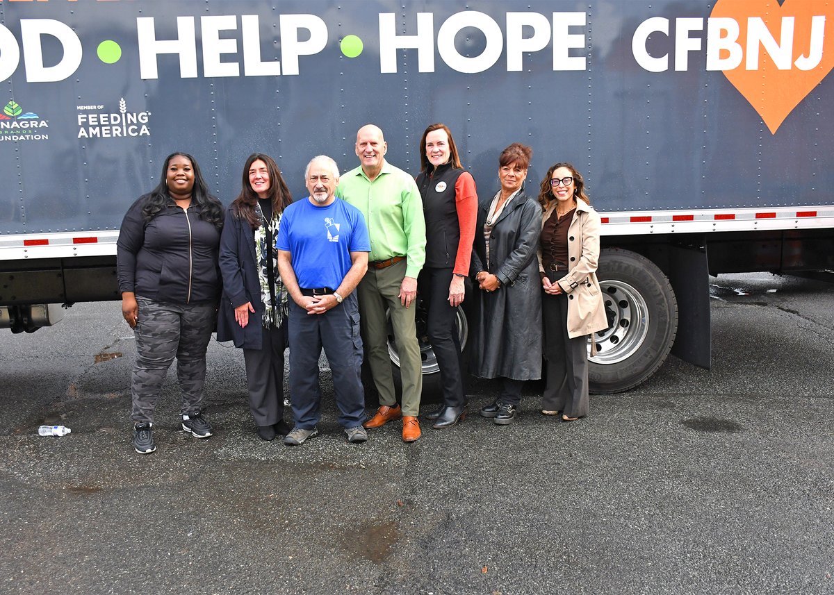 USDA Food and Nutrition Service (@usda_fns) on Twitter photo We joined <a href="/NJDA/">NJDA</a> Secretary Wengryn & <a href="/CFBNJ/">Community FoodBank of New Jersey</a> CEO Elizabeth McCarthy at Food Bank Network of Somerset County to help distribute turkeys and food packages to those in need. FBNSC is a food distribution site that supports hunger-relief programs in Somerset county #NutritionSecurity We joined <a href="/NJDA/">NJDA</a> Secretary Wengryn & <a href="/CFBNJ/">Community FoodBank of New Jersey</a> CEO Elizabeth McCarthy at Food Bank Network of Somerset County to help distribute turkeys and food packages to those in need. FBNSC is a food distribution site that supports hunger-relief programs in Somerset county #NutritionSecurity