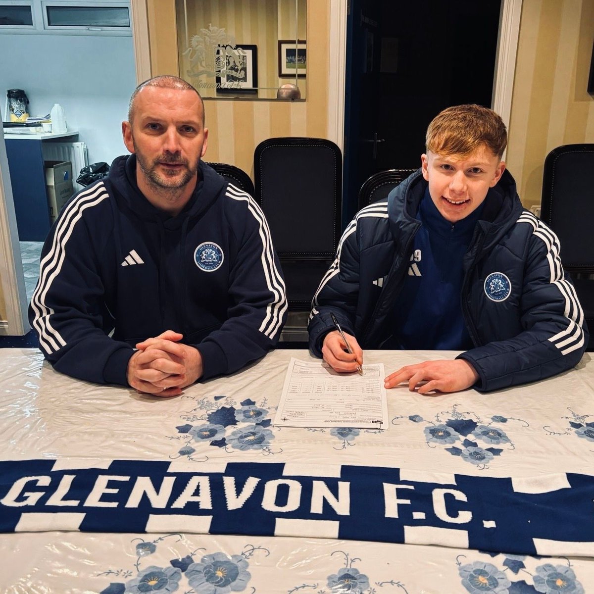 Glenavon_FC's tweet photo. Congratulations to academy graduate Ben Wilson who has signed his first professional contract with Glenavon.

Ben made an impressive first team debut earlier this season away at Crusaders and has been a regular in the squad since.

#BJAFN
#DefyTheLaw
#ThisIsMourneview https://t.co/DTzI5Kybea