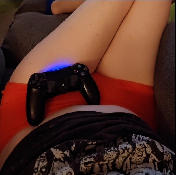 LynnK43602's tweet photo. I was offline for a while
But I'm back now. 
Who wants to play game 😍 https://t.co/OVZWJH5yJ2