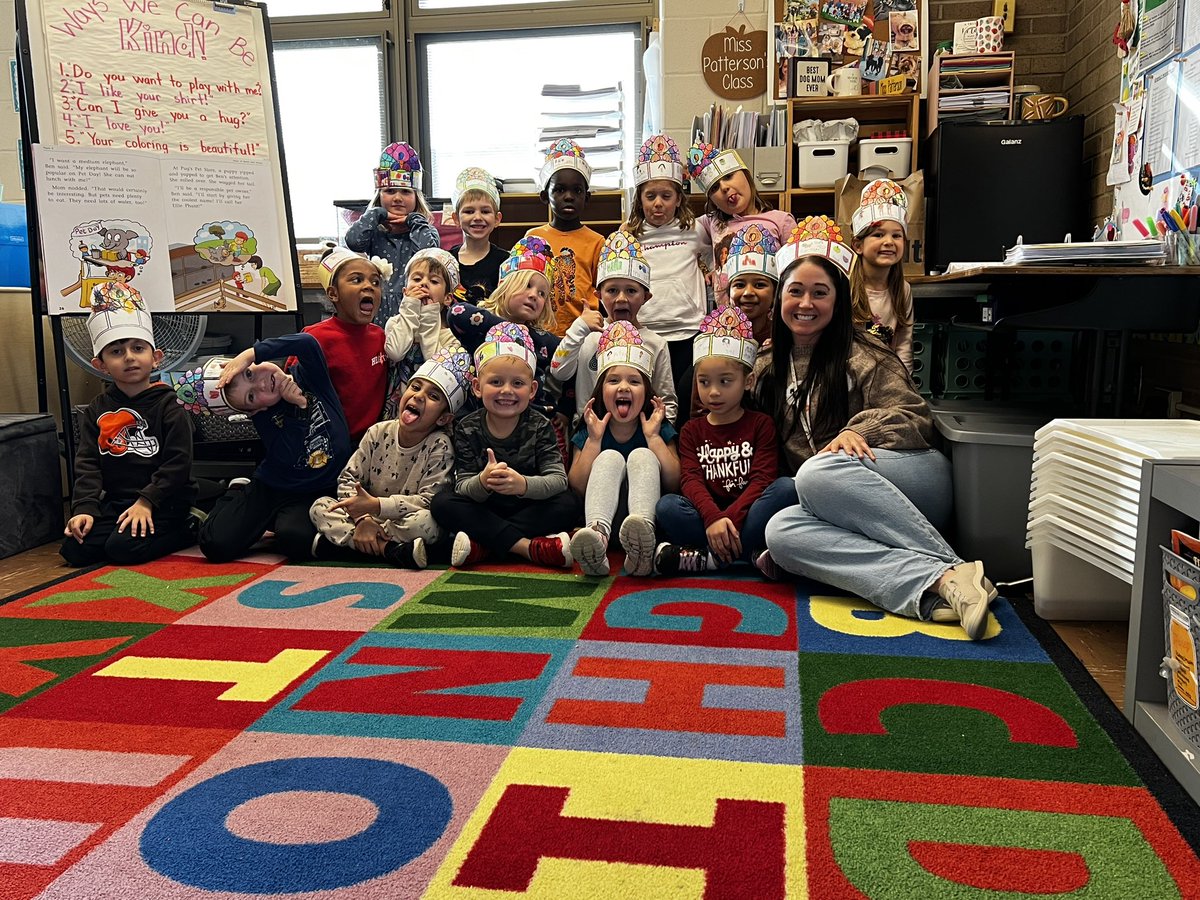 Happy BREAK from these smiley kindergarteners! 🦃