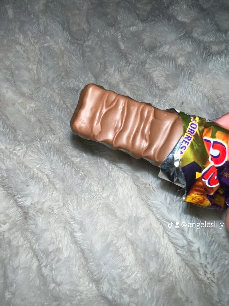 FashFwrdFiles's tweet image. #crunchie #honeycomb #honey #skittles #gummies
