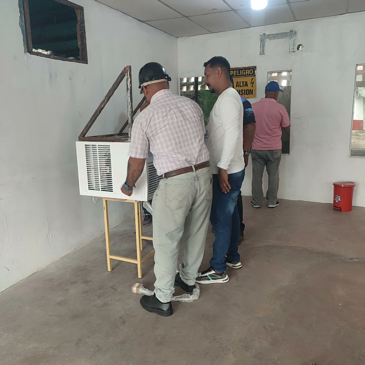 incesdelta1's tweet photo. #Infraestructura|| A través de la División de Infraestructura se continúan adecuando los espacios para poder llevar la formación a los estudiantes del Liceo Inces, así cómo para las diferentes unidades curriculares que el Inces ofrece. #aprendelatécnica #latecnicaquetransforma https://t.co/pILkeUn1aA