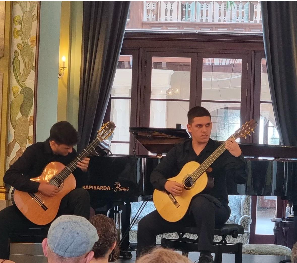 Fotos del magnífico concierto del alumnado de ambas sedes, celebrado el 24 de noviembre en el Hotel Santa Catalina de Las Palmas de Gran Canaria. 
#csmc #conservatoriodemusica