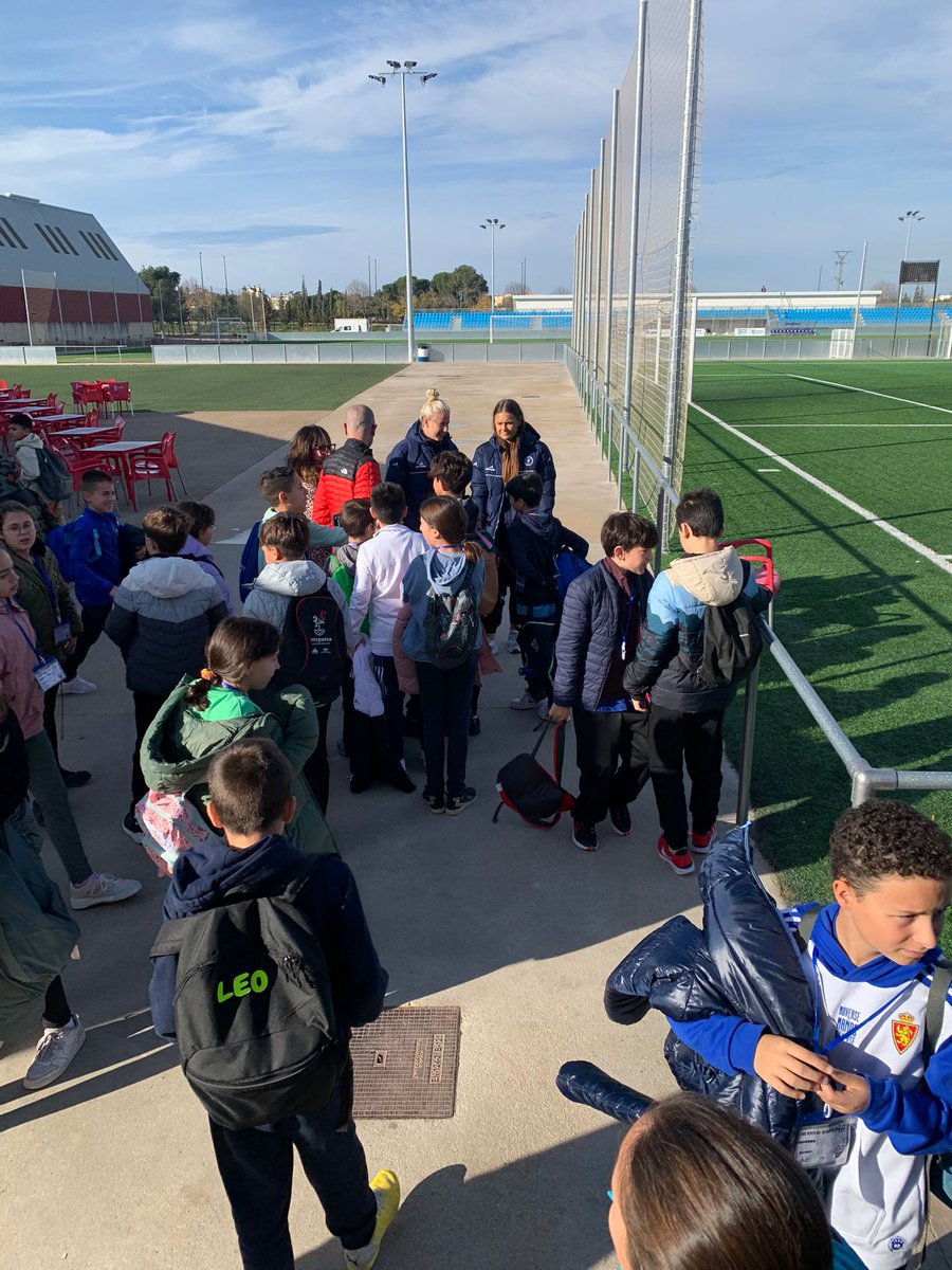 Hoy hemos compartido una entretenida jornada de fútbol y convivencia con los alumn@s del CRA L’ Albada de La Almolda y Bujaraloz y con los estudiantes del CRA del Ebro de Gelsa, Velilla y La Zaida. Han estado con <a href="/salvamacias59/">Salva Macias</a>, Lana y Elin

<a href="/GobAragon/">Gobierno de Aragón</a> <a href="/IA_Mujer/">Instituto Aragonés de la Mujer</a> <a href="/crieventa/">CRIE VentadelOlivar</a>