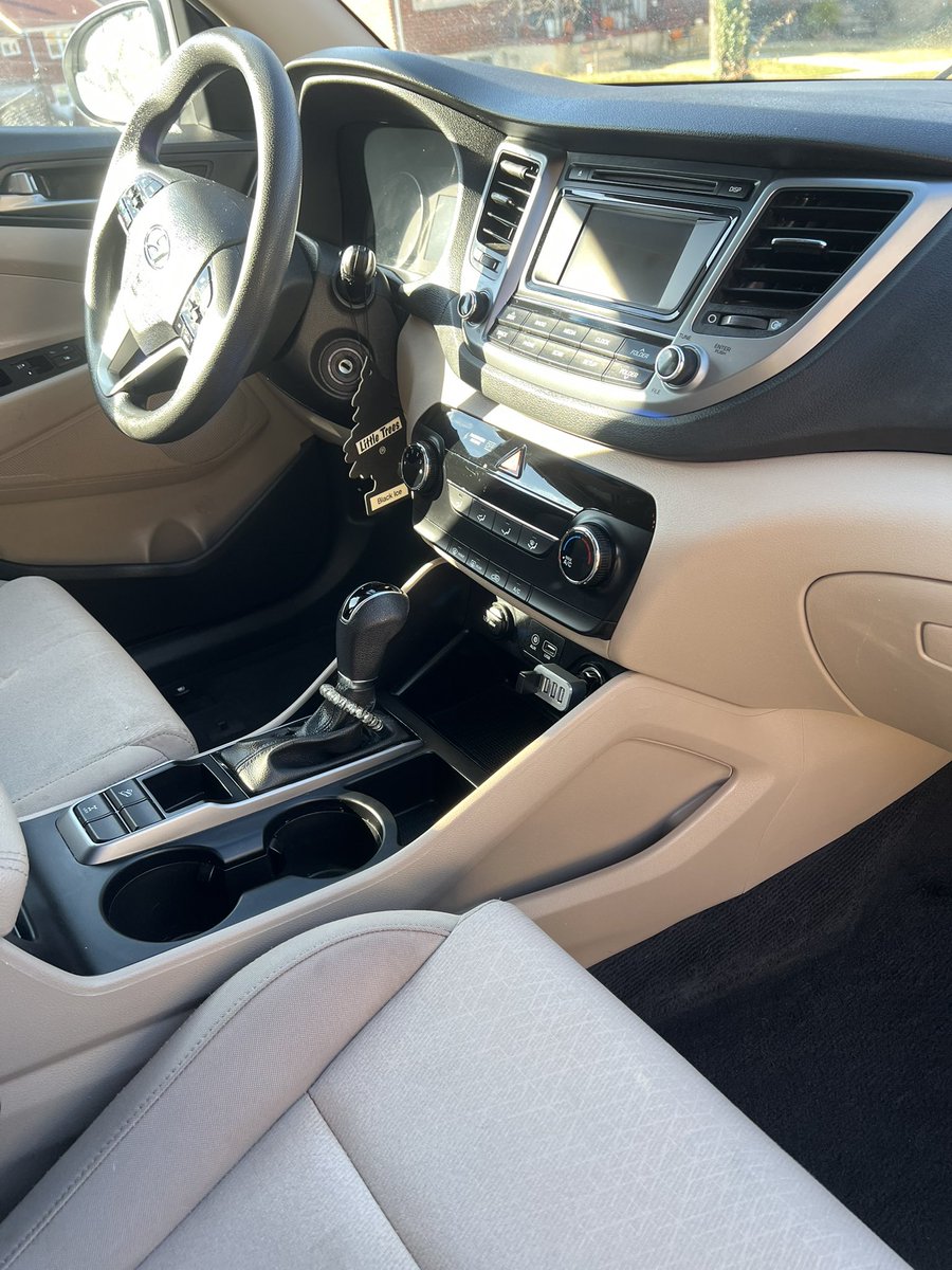 AbsolutelyLlc's tweet image. After our #fulldetail package, this Hyundai Tucson looks as good as new &amp;amp; is all fresh and ready for the Thanksgiving holiday!🦃🚙🚿🛁🧴🪣🧽🧼🧹🪥💪🤩👍💯 #mobiledetailing #automotivedetailing #bringingautomotiveperfectiontoyou