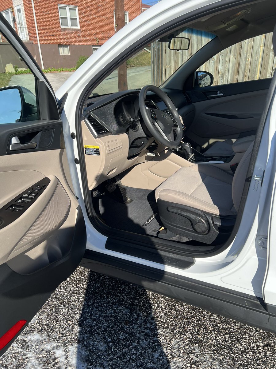 AbsolutelyLlc's tweet image. After our #fulldetail package, this Hyundai Tucson looks as good as new &amp;amp; is all fresh and ready for the Thanksgiving holiday!🦃🚙🚿🛁🧴🪣🧽🧼🧹🪥💪🤩👍💯 #mobiledetailing #automotivedetailing #bringingautomotiveperfectiontoyou