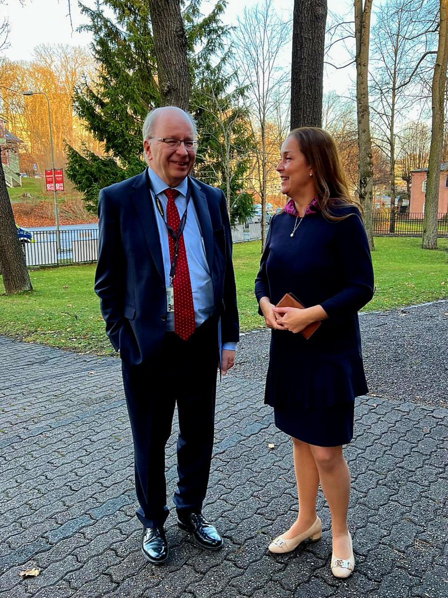 I was delighted to host Foreign State Secr @daghartelius at today's #HU24EU EU HoMs meeting at 🇭🇺 Embass in 🇸🇪. Important exchange about current foreign and security challenges, long list of topics for discussion...