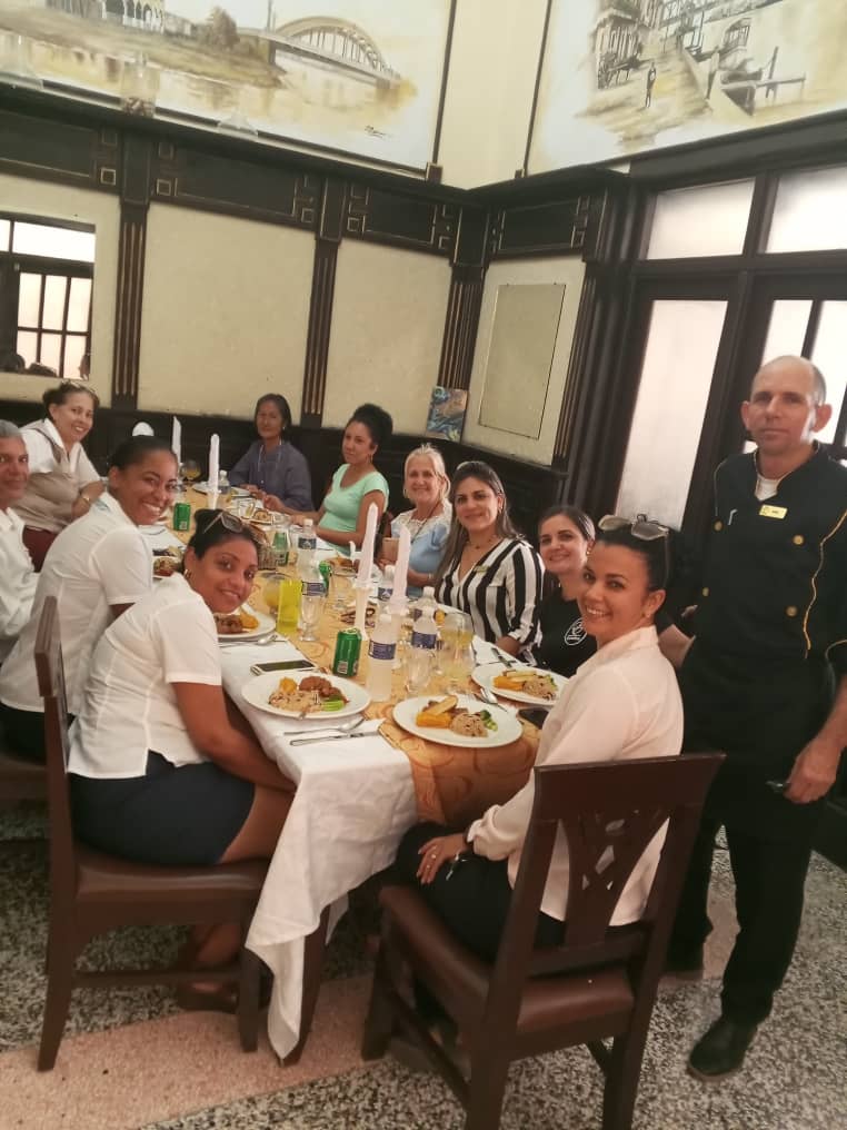 yanelyspenate90's tweet photo. Muchas Felicidades a todos los economistas en su día 🥳 especialmente a nuestros trabajadores del complejo Hotelero E Velasco Louvre 
Gracias por su importante labor!! 🎉

#diadeleconomista #economista #economia #cuba #matanzas #cubanacan #cubanacanhoteles #hotelevelascolouvre https://t.co/X1qHS8KVEp