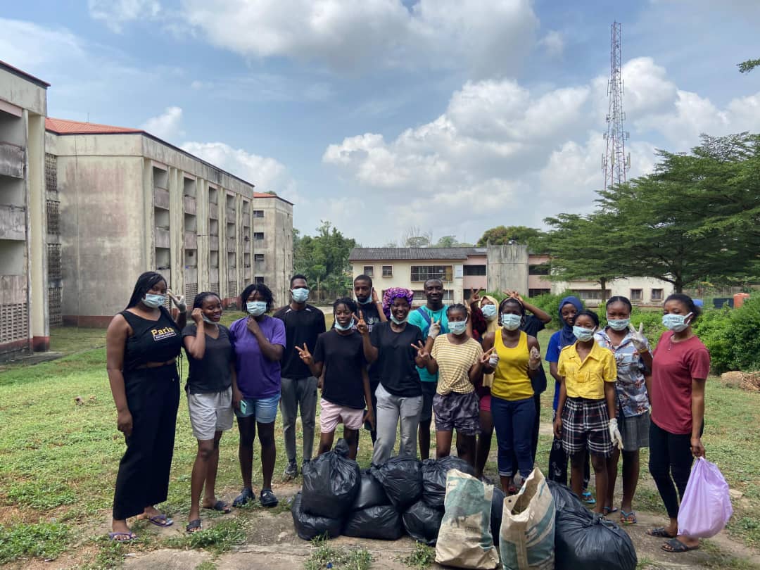 ploggingnigeria's tweet photo. We had PES 48 at our UI Community in partnership with Queen India Hall in the University of Ibadan last Saturday.
We succeeded in cleaning up the Hall of residence, gathering 11 waste bags in about 2 hours.
#PloggingNigeria
#WeKeepFitToKeepClean
#FitPeopleInCleanCommunities https://t.co/t9QaeZ9uMp