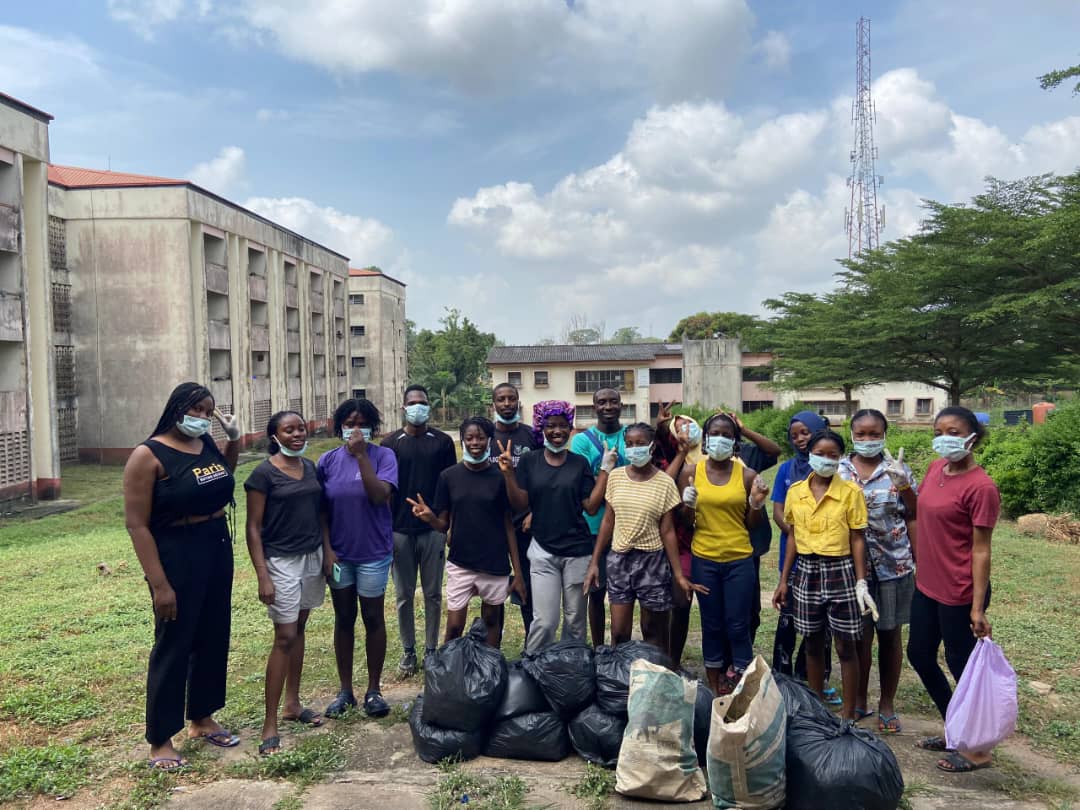 ploggingnigeria's tweet photo. We had PES 48 at our UI Community in partnership with Queen India Hall in the University of Ibadan last Saturday.
We succeeded in cleaning up the Hall of residence, gathering 11 waste bags in about 2 hours.
#PloggingNigeria
#WeKeepFitToKeepClean
#FitPeopleInCleanCommunities https://t.co/t9QaeZ9uMp