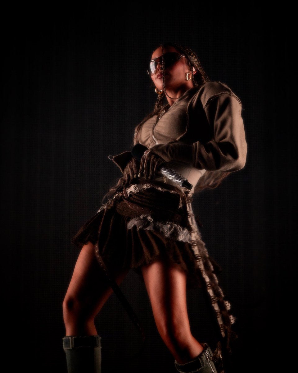 byonome's tweet photo. Is Somebody Gonna Match My Freak @Tinashe 😈 @thewarfield 
——
Check out my review with @staticandblur for more pics! https://t.co/y0NQheLf13