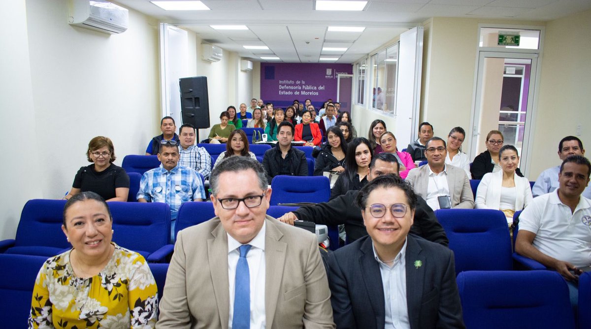 SG_Morelos's tweet photo. Dotar de herramientas jurídicas a las y los defensores públicos para garantizar una defensa eficaz, que privilegie el respeto a la ley y los derechos humanos de las niñas, niños y adolescentes es prioridad.

#LaTierraQueNosUne

Entérate más aquí 👉 https://t.co/5UIfwnMkB4 https://t.co/HtZJ9ANUAK