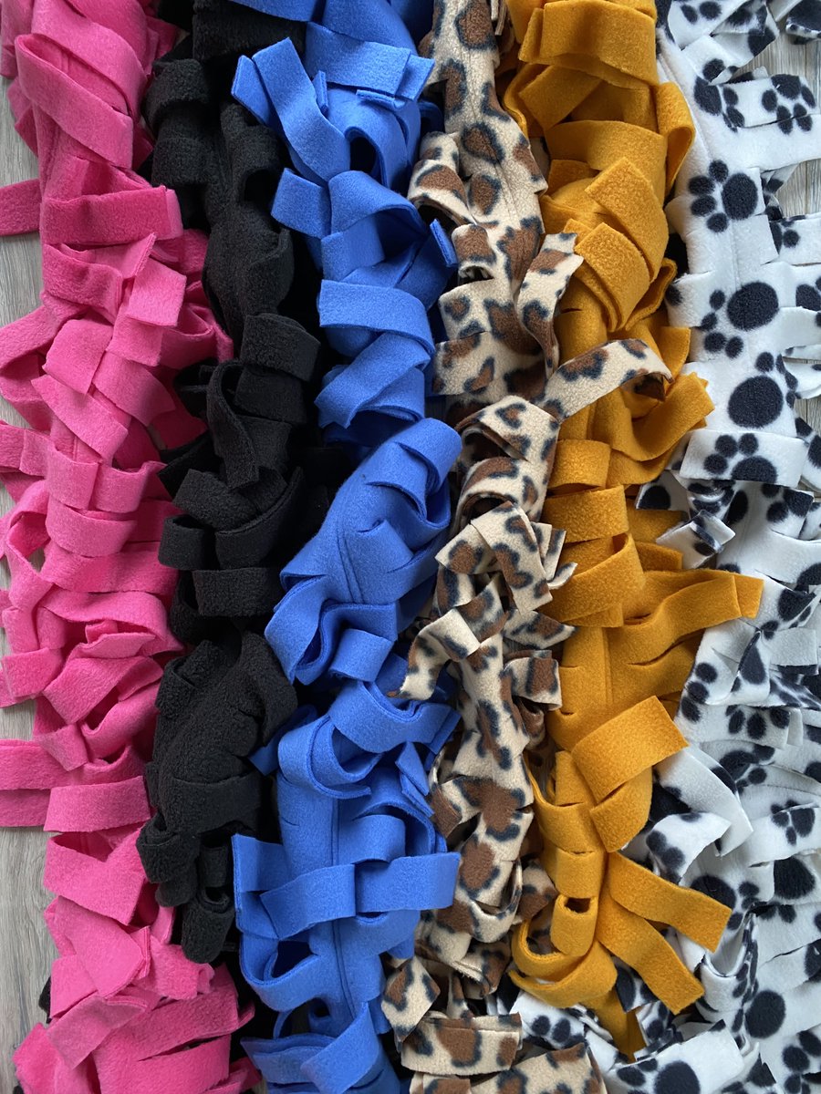 Sun 1st Dec 11-5 WOW! and Caroline are in South Street (music is nearby!), with crafted jewellery, Scarf Boas and Pictures are for sale. Crafts also on wowgallery.co.uk and paintings on carolinesalmon.myportfolio.com