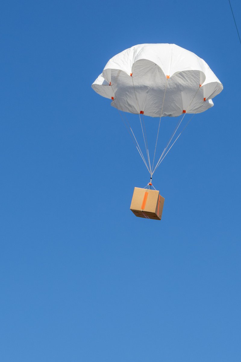 DEVCOM_SC's tweet image. Check out Soldier Center’s first annual Pumpkin Drop Challenge as students made a parachute safely drop a pumpkin without making the ingredients for pumpkin pie.
#BeAllYouCanBe #ForgeTheFuture #TeamDEVCOM #sciencebehindthesoldier #STEM
army.mil/article/281596