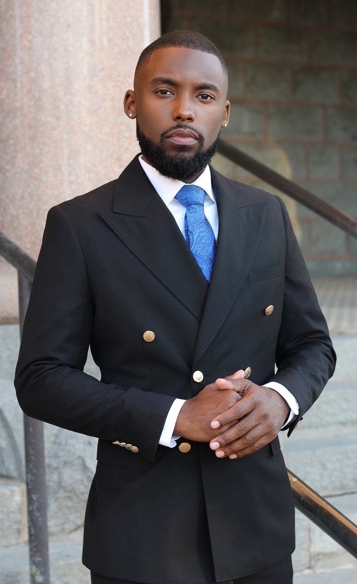 honorabledree's tweet photo. Focused, driven, making moves, &amp; securing bags 👨🏾‍⚖️ https://t.co/nGmD3RPHZX