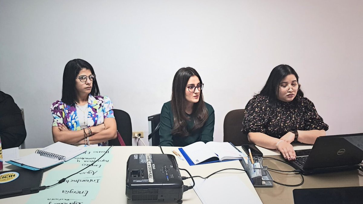 fosdeh's tweet photo. 📢 ¡Iniciamos nuestras jornadas de análisis del Anteproyecto del Presupuesto General 2025! 💬💼

Hoy marcamos un importante paso en nuestro compromiso por fortalecer la transparencia y el diálogo técnico en Honduras. Hemos sostenido un enriquecedor intercambio con las diputadas y diputados de la bancada del Partido Salvador de Honduras (PSH), en el marco de las jornadas de presentación y discusión del Anteproyecto del Presupuesto General 2025. 📊⚖️

🌟 Durante esta reunión, compartimos nuestras reflexiones técnicas y propuestas sobre las principales prioridades presupuestarias del país, identificando áreas críticas de desarrollo nacional y sostenibilidad del país.

🤝 Nuestro objetivo es generar espacios de diálogo donde los actores políticos cuenten con insumos técnicos que les permitan tomar decisiones informadas y responsables en beneficio de la población hondureña.

🛠️ Seguiremos realizando estos intercambios con todas las bancadas parlamentarias para promover una distribución equitativa, eficiente y basada en la realidad de los recursos públicos.

Fátima Mena Baide  #Presupuesto2025 #Transparencia #DiálogoTécnico #FOSDEH