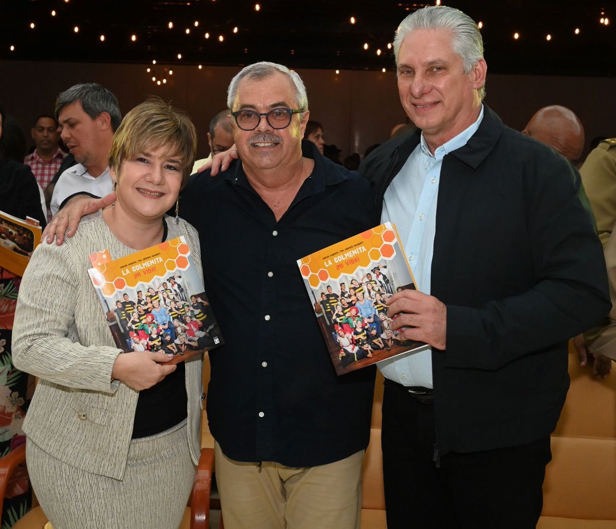 Hoy está cumpliendo años otro cubano muy querido, nuestro hermano Tin Cremata, uno de esos seres que va haciendo el bien por dondequiera que pasa y ha cambiado la vida a miles de niños y adultos. Gracias Tin, por tu talento y sobre todo por tu buen corazón. Abrazo de Lis y mío.