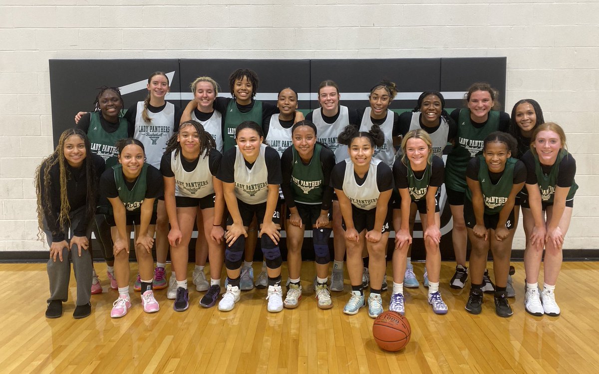 Green and White Scrimmage = SUCCESS! 

Tonight we laid down the bricks of the foundation of our season.

We know where we need to go — together! #ChampionshipEnergy 

Thank you to everyone who came, donated, and supported our team. We will need you ALL the rest of the season!