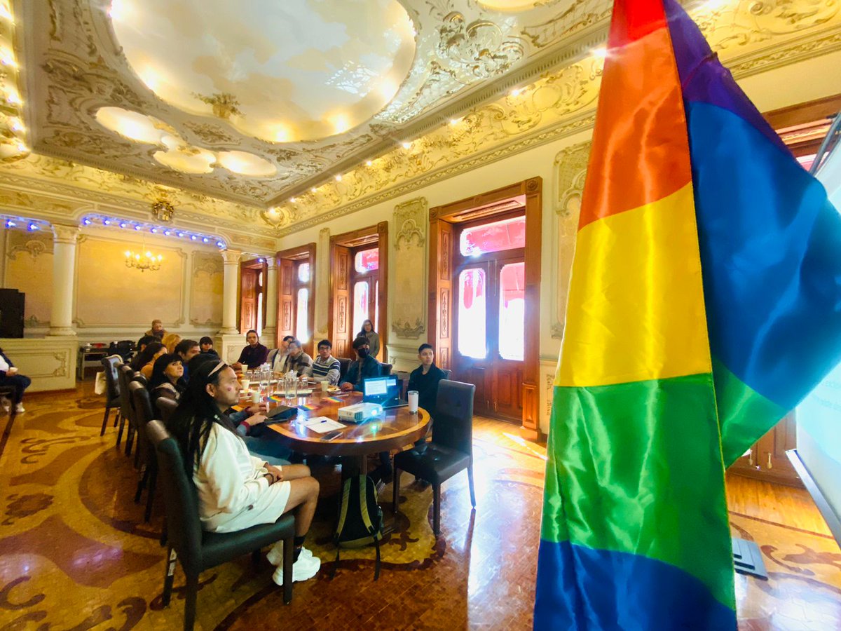 PueblaMujeres's tweet photo. Personas de la comunidad LGBTTTIQ+ asistieron a la plática sobre salud mental impartida por la Mtra. Ana Dávila Negrete y presidida por @altamirano4t,  jefe de Derechos Reproductivos y Diversidad Sexual de la #SISG.

Estuvo presente la activista @GabyPorPuebla 

 #NoHayExcusa🖐️ https://t.co/plLe1BvpPy