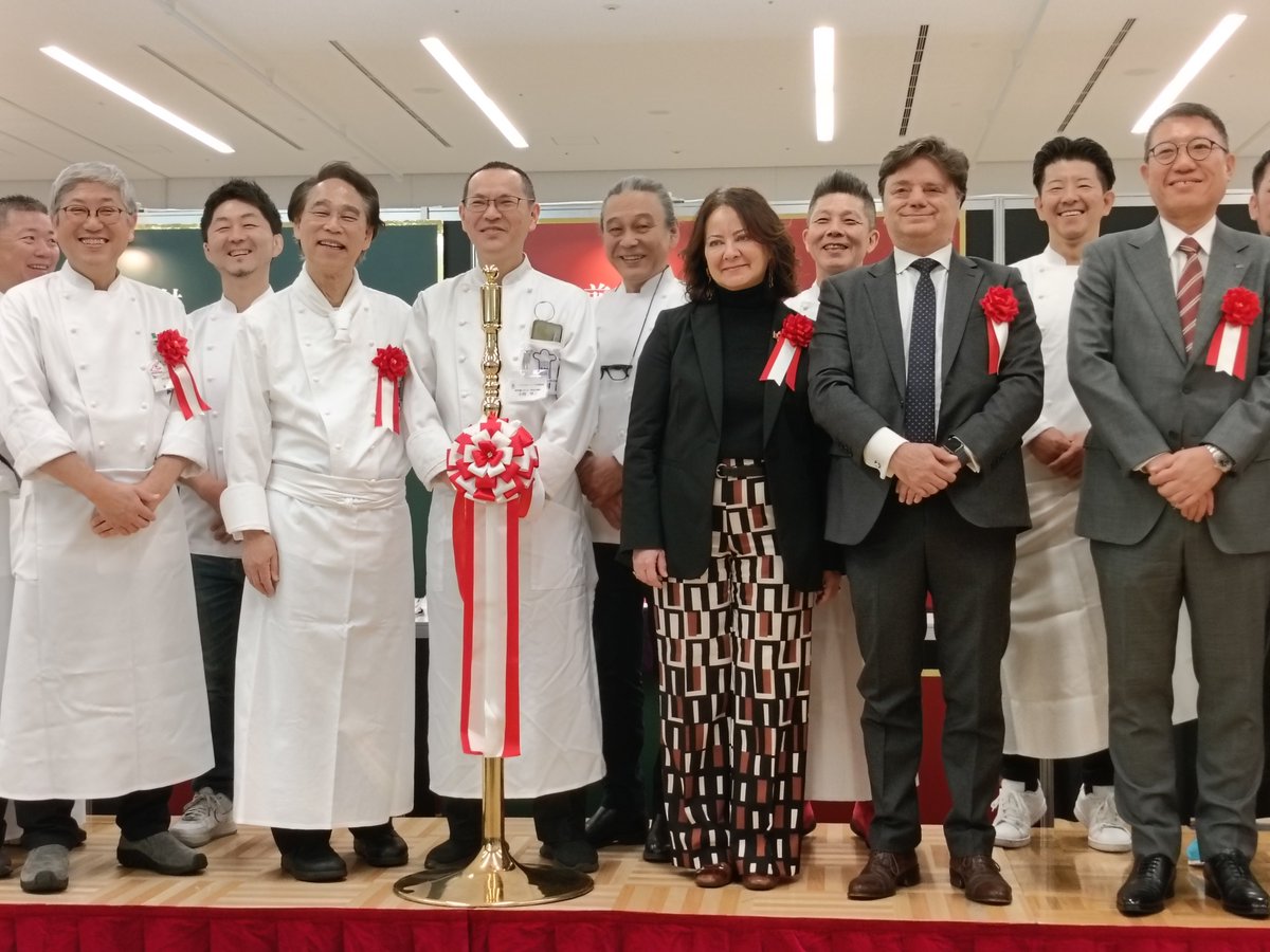 ITATokyo_'s tweet photo. 第13回 #ACCIGUSTO。出展社88社、初日来場者約2000人と 🇮🇹#MadeinItaly と #CucinaItaliana の一大イベントです。6人のシェフ 🧑🍳が決勝に残った #cookingcontest "Premio ACCI"も実施。@ITAtradeagencyと@ItalyinJPN は #openceremony に登壇しました
🗓️2024年11月26-27日
📍東京都立産業貿易センター https://t.co/kwLpxbsefW