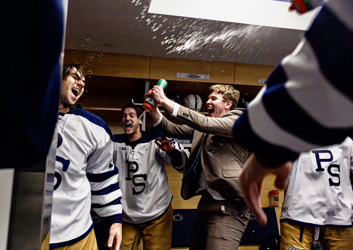 PennStateMHKY's tweet image. The room was vibin’ for Johnny! 🏒💦 

#WeAre #HockeyValley
