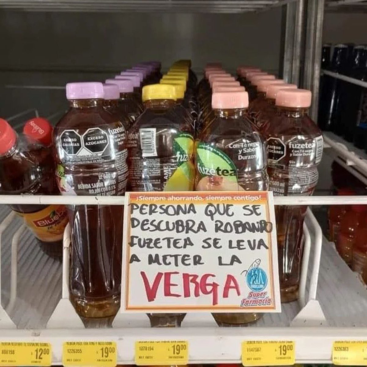 Simpsonairo's tweet photo. ¡Oiga, momento, momento, ese #fuzetea sí lo pagué! https://t.co/de9wuvjxwN