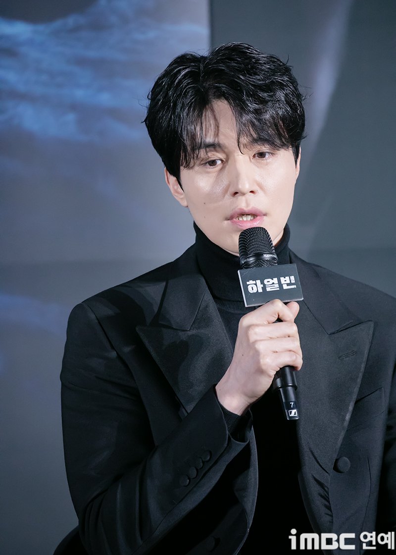 [포토] 이동욱, '핑계고'에서 홍보했던 그 작품 입니다 
#하얼빈 #Harbin #우민호감독
#이동욱 #LeeDongWook 
#제작보고회_241127 [iMBC연예]

배우 이동욱이 27일 오전 서울 용산CGV에서 열린 영화 ‘하얼빈’ 제작보고회에 참석해 질의 응답을 하고 있다.

⬇️고화질 Click Plz⬇️