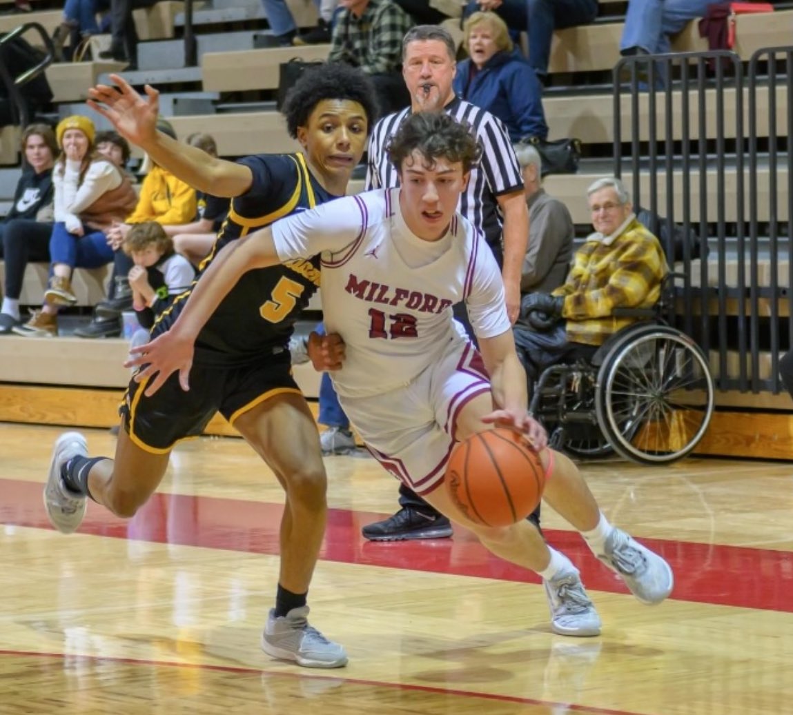 Milford 61 - Flint Kearsley 59

Milford starts 1-0 with a win over a strong Flint Kearsley team.  Proud of our guys for finding a way to win. 

Carson Lutz poured in 45 points setting a modern day school record. Carson was also a perfect 13/13 from the line. 
#competitor #winner