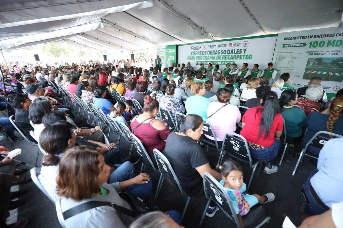 manolojim's tweet photo. ¡Seguimos cumpliendo compromisos! Cerramos con broche de oro el Gran Programa de Pavimentación y Recarpeteo de #Torreón, con el que arreglamos cientos de cuadras en más de 50 colonias y 5 ejidos de la Perla de La Laguna. (1/3) https://t.co/LauKJcbaFZ