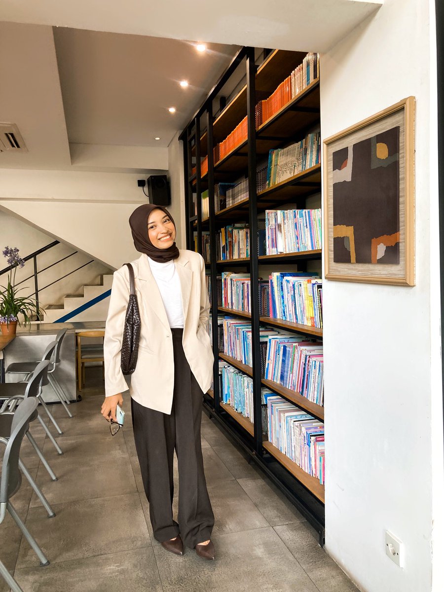 minjitotoroo's tweet image. Preloved blazer bellio official josie oversize blazer, aku baru pake dua kali. Belum ada sebulan jual rugi 210k bisa shopee. Bisa nego tipis

#preloved #prelovedblazer #prelovedbaju