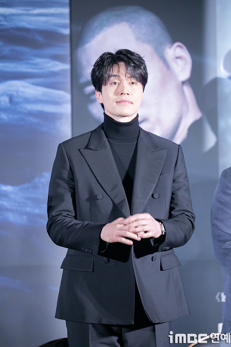 [포토] 이동욱, 오랜만에 영화입니다 
#하얼빈 #Harbin #우민호감독
#이동욱 #LeeDongWook
#제작보고회_241127 [iMBC연예]

배우 이동욱이 27일 오전 서울 용산CGV에서 열린 영화 ‘하얼빈’ 제작보고회에 참석해 포즈를 취하고 있다.

⬇️고화질 Click Plz⬇️
enews.imbc.com/M/Detail/438707