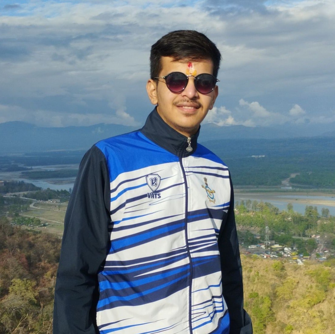 मेरे सहयोगी राष्ट्रीय स्वयंसेवक संघ
 के  पदाधिकारी श्री पुष्कर विष्ट जी को जन्मदिन की हार्दिक शुभकामनाएं🙏💐🎉🎈🎂🎁

भगवान श्रीराम जी का आशीर्वाद सदा आप पर बना रहे ऐसी मैं कामना करता हूं 🙏
#HBD_PUSHKAR_THAKUR 

@bishttpushkar