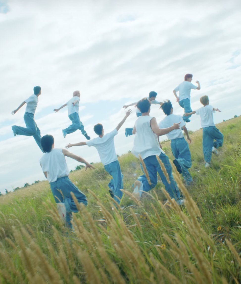 euijookisser's tweet photo. a short thinkpiece on a romantic's view of &amp;team <3 

#andTEAM https://t.co/77Qg7pdcZ7