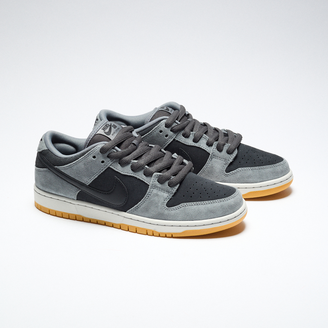UNDEFEATEDinc's tweet photo. Nike SB Dunk Low Pro 'Dark Smoke Grey' // Available Wednesday, 11/27 at 11am at all UNDEFEATED Chapter Stores and 7am PST at https://t.co/rPhV7ZxrNE

@nikesb https://t.co/TyPfJBSXIB