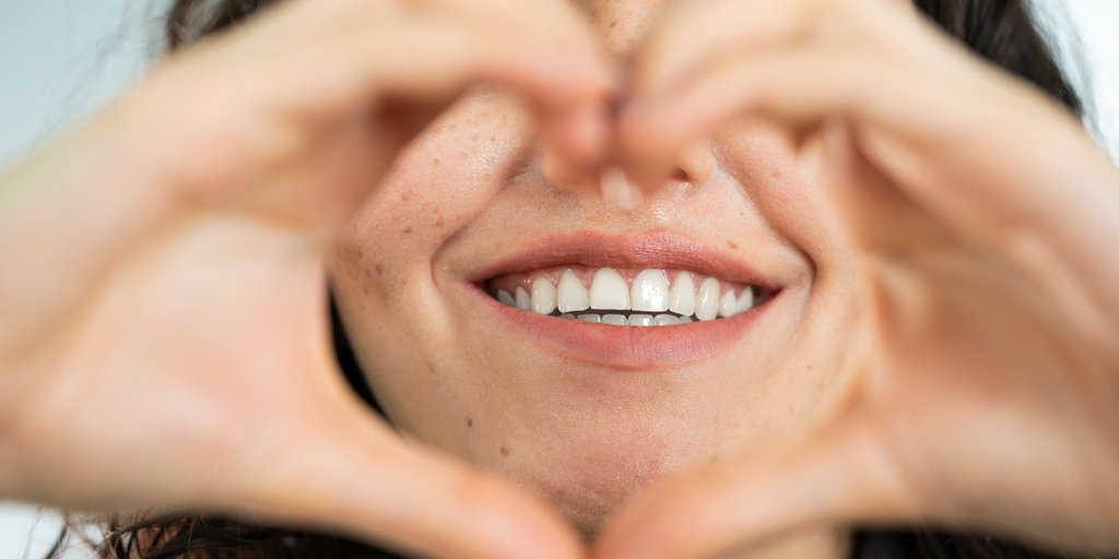Give your teeth some gratitude this Thanksgiving! Discover 5 reasons to appreciate your teeth and oral health: bit.ly/3BWmIEN

#Thanksgiving #HealthyTeeth #SmileMore