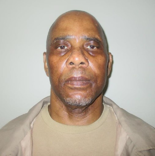 SDSheriff's tweet photo. Sexually Violent Predator Merle Wakefield is now living in a rural area of East San Diego County. Read our news release: https://t.co/IPZMlshVVs. Process/approval is the responsibility of the California Department of State Hospitals and
@SDSuperiorCourt. https://t.co/wQvuymE4OP